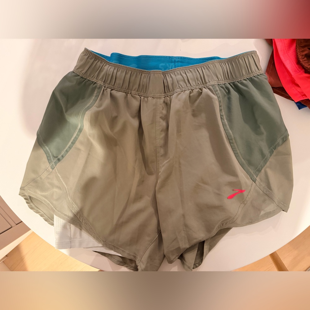 Brooks chaser 2 in 1 shorts